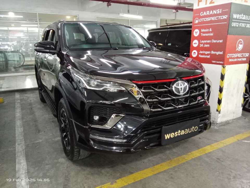 2020 Toyota Fortuner 2.4 4X2 VRZ - Foto 1 dari 6