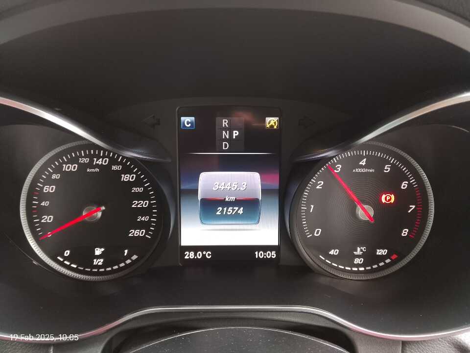 Foto Mobil Bekas Odometer Mercedes-Benz GLC300 2.0 tahun 2019