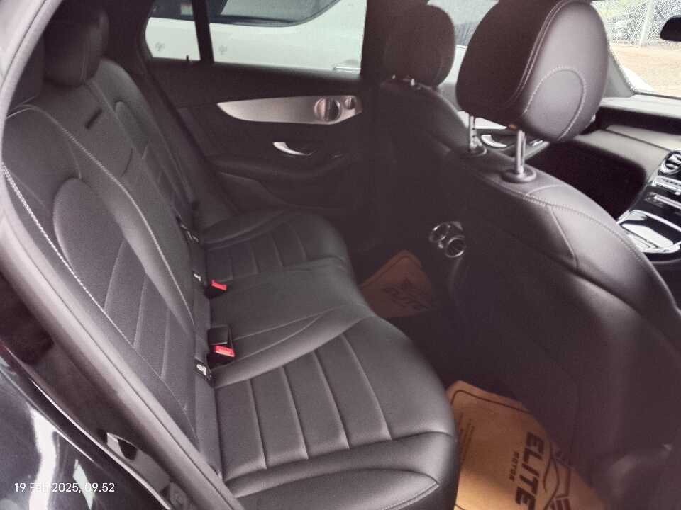Foto Mobil Bekas Kabin Belakang Mercedes-Benz GLC300 2.0 tahun 2019