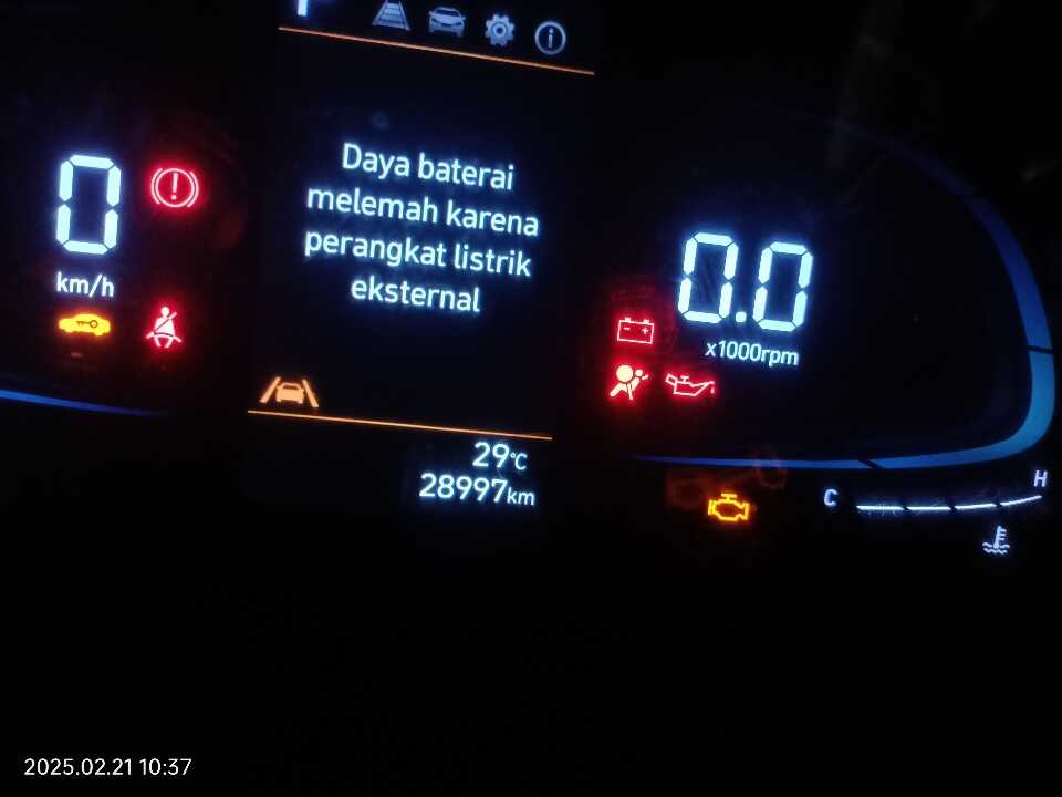 Foto Mobil Bekas Odometer Hyundai Stargazer 1.5 Prime tahun 2023