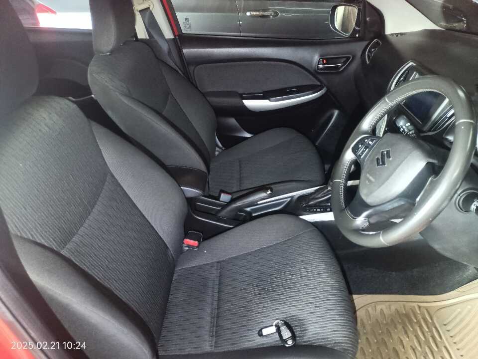 Foto Mobil Bekas Kabin Depan Suzuki Baleno 1.4 tahun 2017