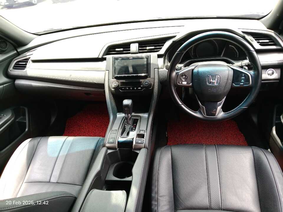 Foto Mobil Bekas Dashboard Honda Civic 1.5 E tahun 2019