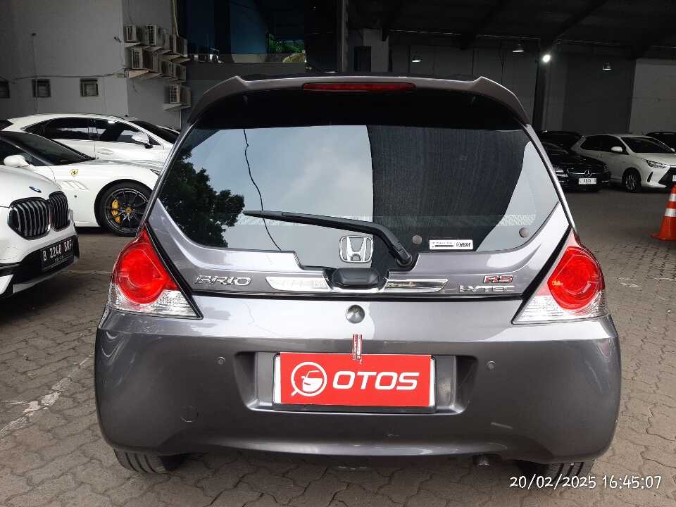 Foto Mobil Bekas Tampak Belakang Honda Brio 1.5 RS tahun 2017