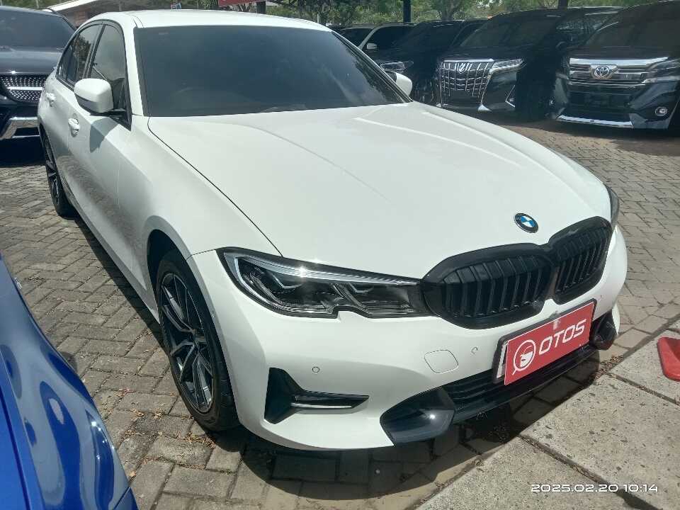 2020 BMW 320i 2.0 - Foto 1 dari 6