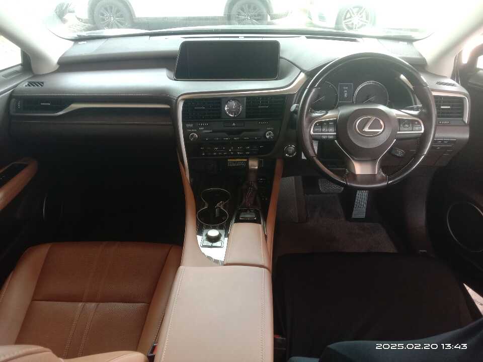 Foto Mobil Bekas Dashboard Lexus RX 200t 2.0 Luxury tahun 2017
