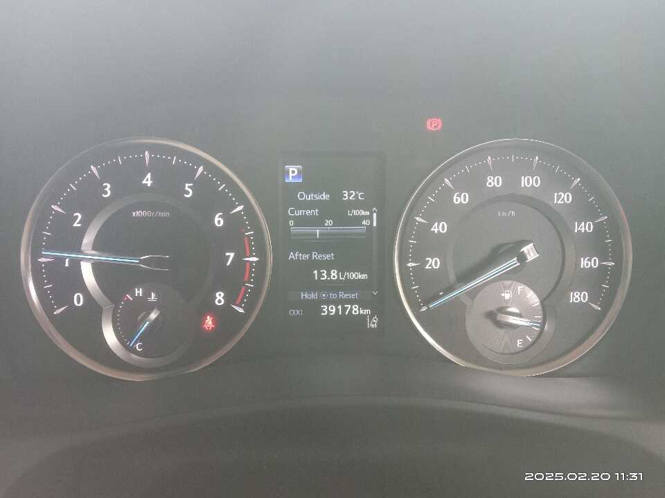 Foto Mobil Bekas Odometer Toyota Alphard 2.5 G tahun 2020