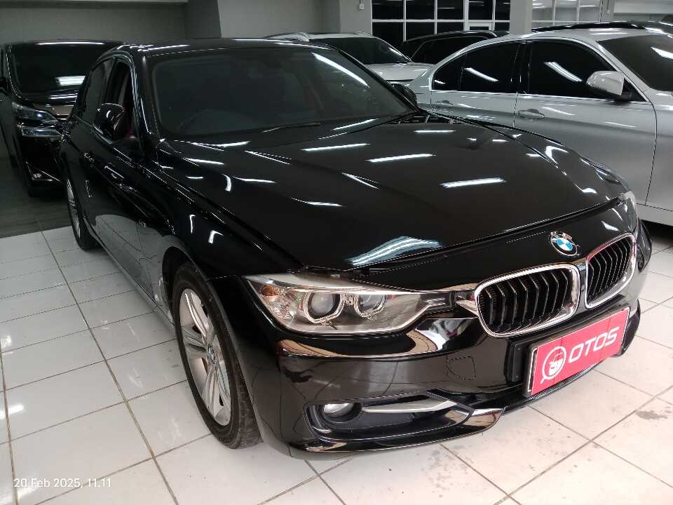 2014 BMW 320i 2.0 - Foto 1 dari 6