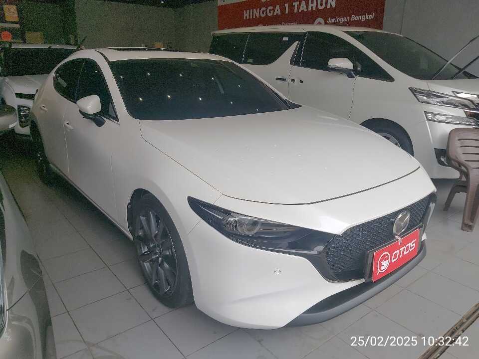 2020 Mazda 3 2.0 - Foto 1 dari 6
