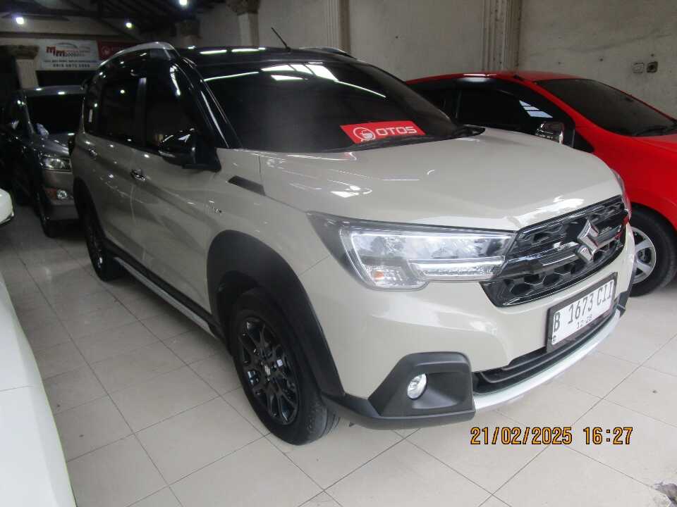 2023 Suzuki XL7 1.5 Alpha - Foto 1 dari 6