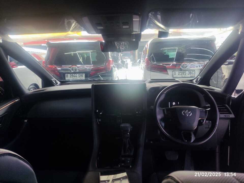 Foto Mobil Bekas Dashboard Toyota Alphard 2.5 G tahun 2024