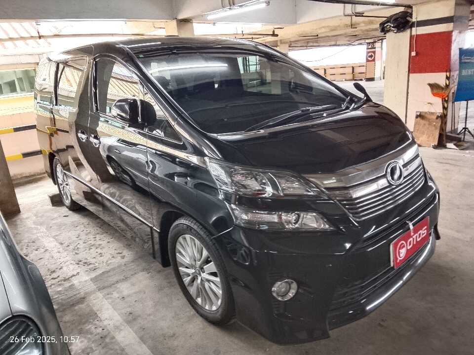 2013 Toyota Vellfire 2.4 Z - Foto 1 dari 6