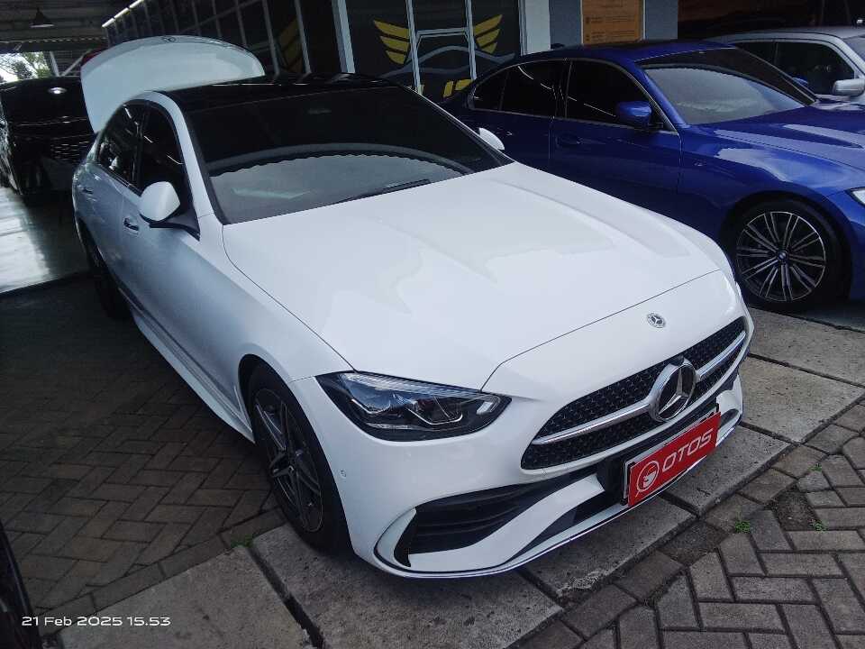 2023 Mercedes-Benz C300 2.0 AMG - Foto 1 dari 6