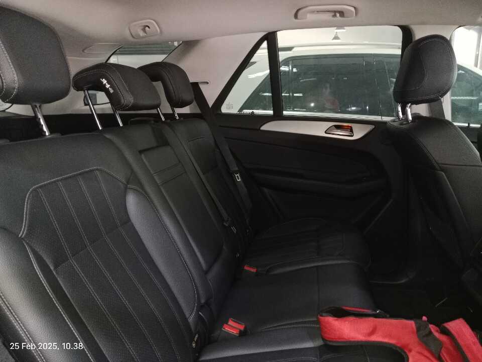 Foto Mobil Bekas Kabin Belakang Mercedes-Benz GLE400 3.0 tahun 2016