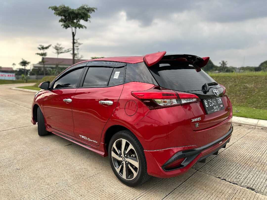 Foto Mobil Bekas Kiri Belakang Toyota Yaris 1.5 S tahun 2021
