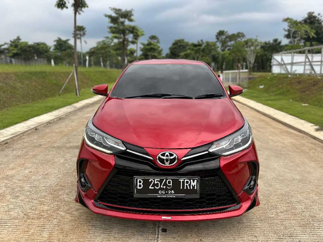 Foto Mobil Bekas Tampak Depan Toyota Yaris 1.5 S tahun 2021
