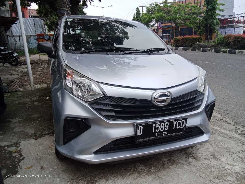 2020 Daihatsu Sigra 1.0 D - Foto 1 dari 6