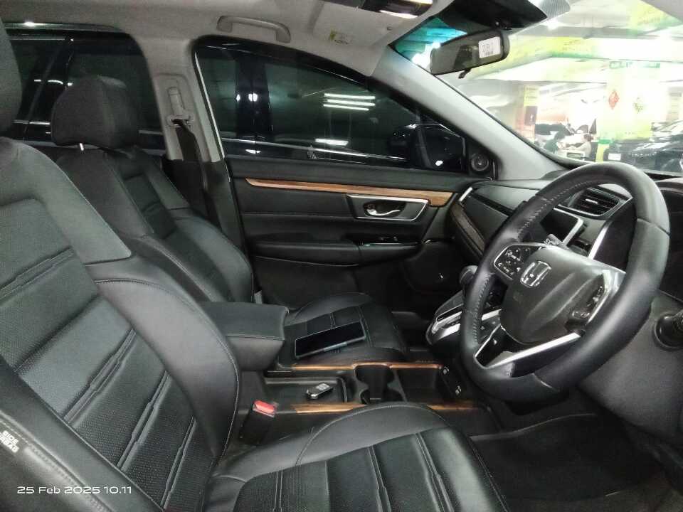 Foto Mobil Bekas Kabin Depan Honda CR-V 1.5 Prestige tahun 2021
