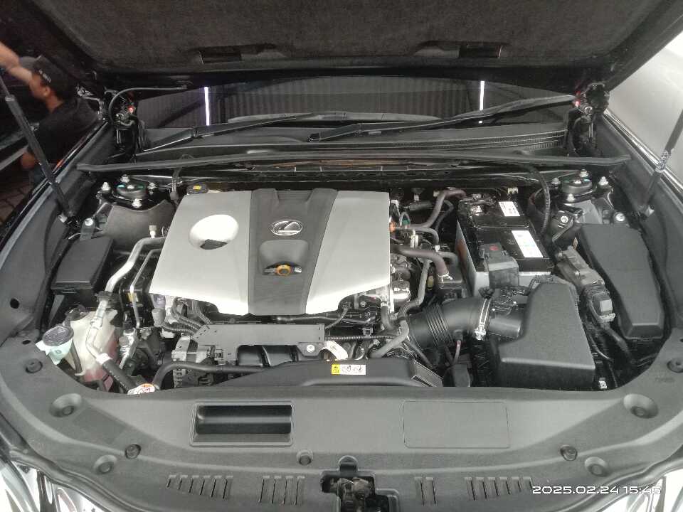 Foto Mobil Bekas Mesin Lexus ES 250 2.5 tahun 2019