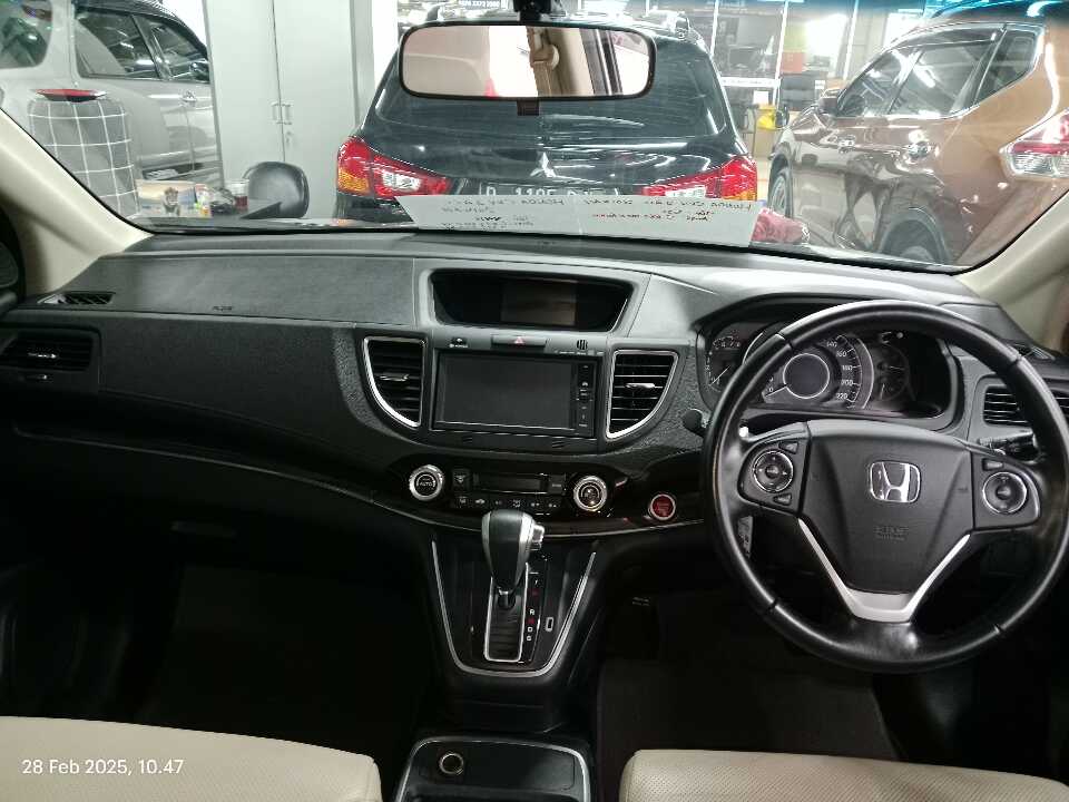 Foto Mobil Bekas Dashboard Honda CR-V 2.4 RM3 tahun 2015