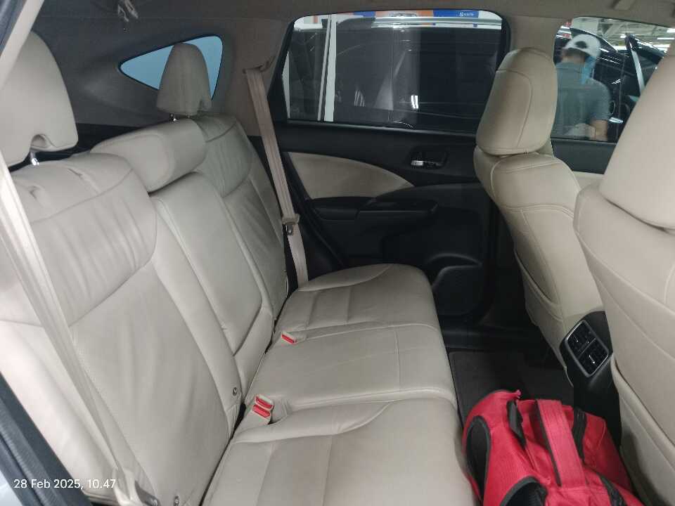 Foto Mobil Bekas Kabin Belakang Honda CR-V 2.4 RM3 tahun 2015