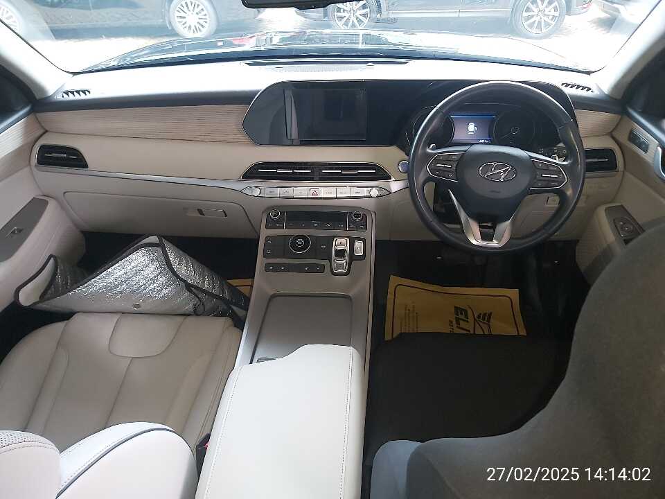 Foto Mobil Bekas Dashboard Hyundai Palisade 2.2 tahun 2022