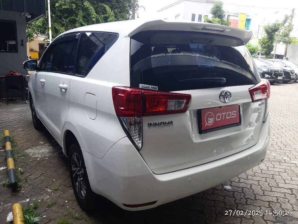 Foto Mobil Bekas Kiri Belakang Toyota Innova 2.4 G tahun 2022