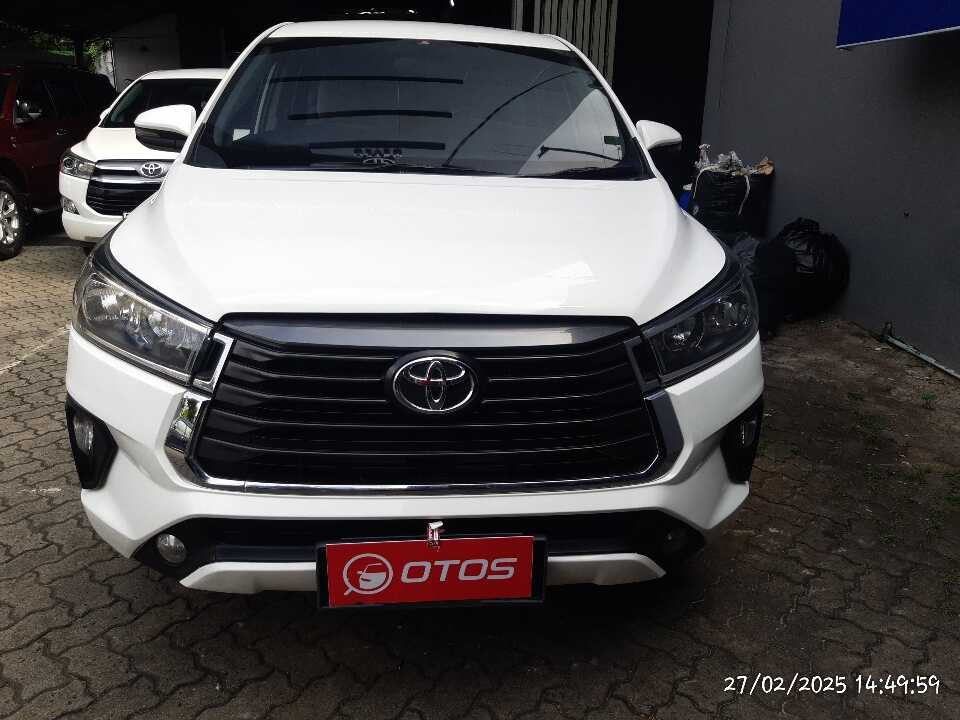 Foto Mobil Bekas Tampak Depan Toyota Innova 2.4 G tahun 2022