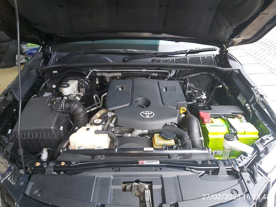 Foto Mobil Bekas Mesin Toyota Fortuner 2.4 4X2 VRZ tahun 2019