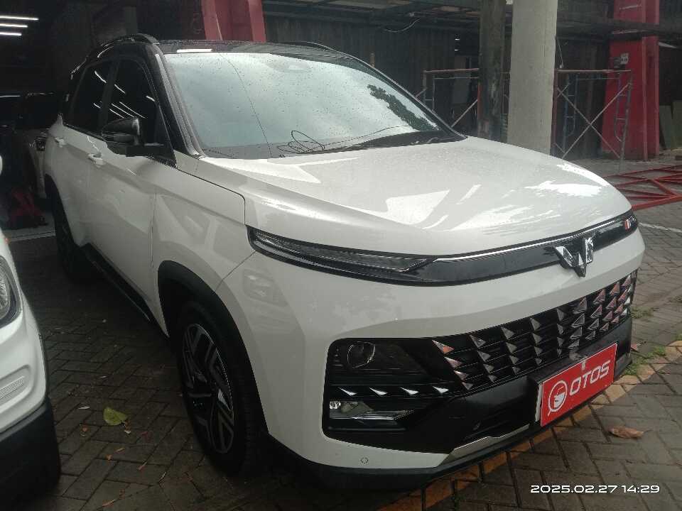 2023 Wuling Almaz 1.5 - Foto 1 dari 6