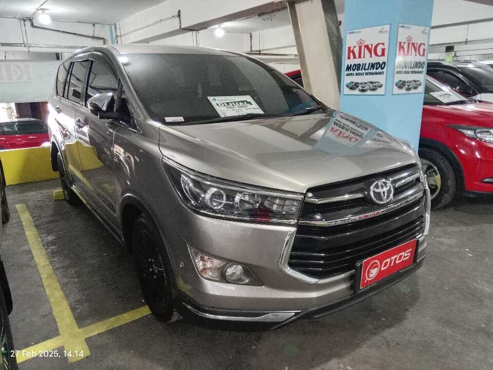 2017 Toyota Kijang Innova 2.0 Venturer - Foto 1 dari 6