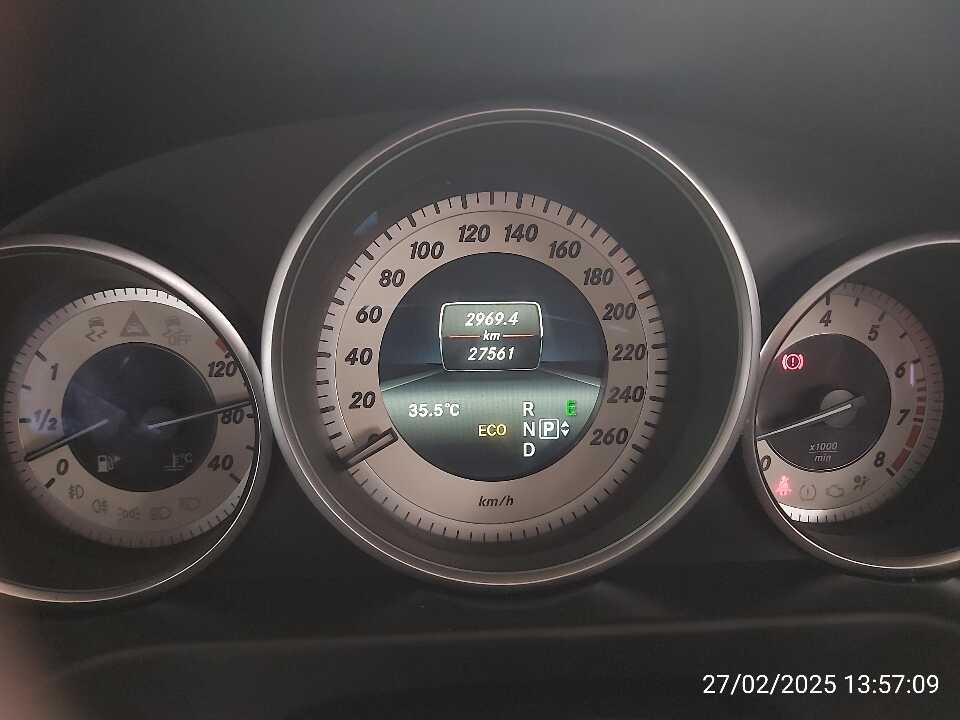 Foto Mobil Bekas Odometer Mercedes-Benz E250 2.0 tahun 2016