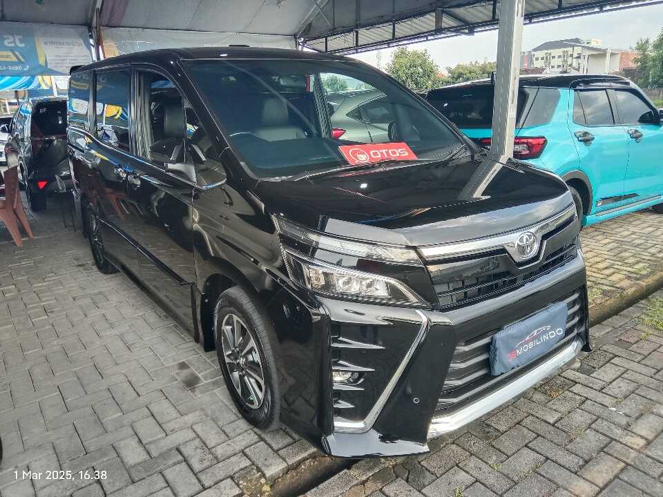 2018 Toyota Voxy 2.0 - Foto 1 dari 6
