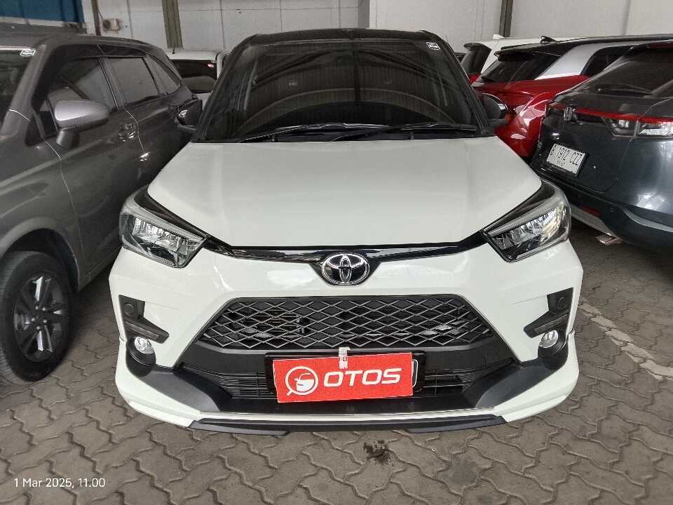 Foto Mobil Bekas Tampak Depan Toyota Raize 1.0 GR Sport tahun 2022