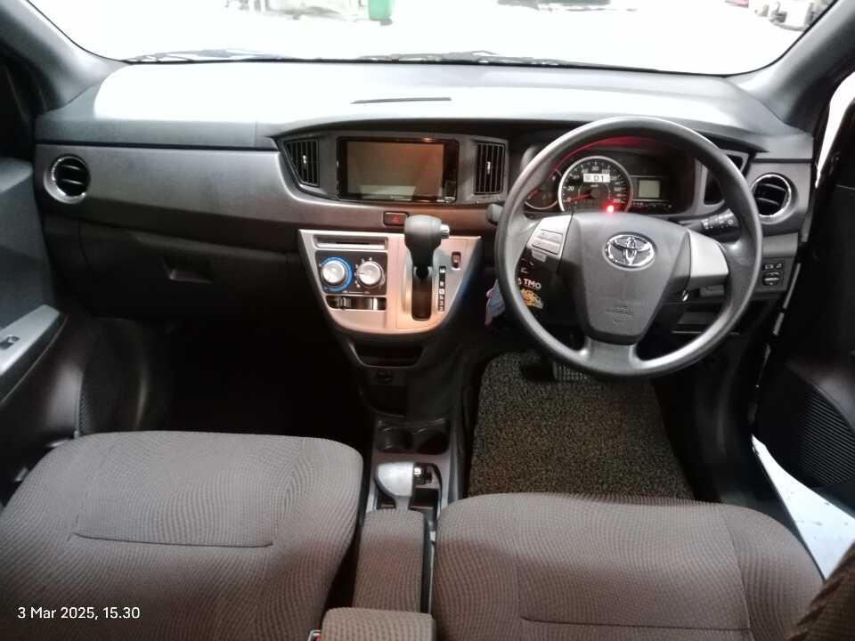 Foto Mobil Bekas Dashboard Toyota Calya 1.2 G tahun 2023