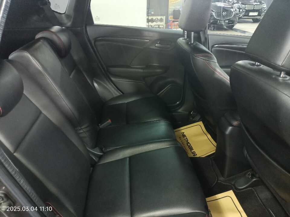 Foto Mobil Bekas Kabin Belakang Honda Jazz 1.5 RS tahun 2019