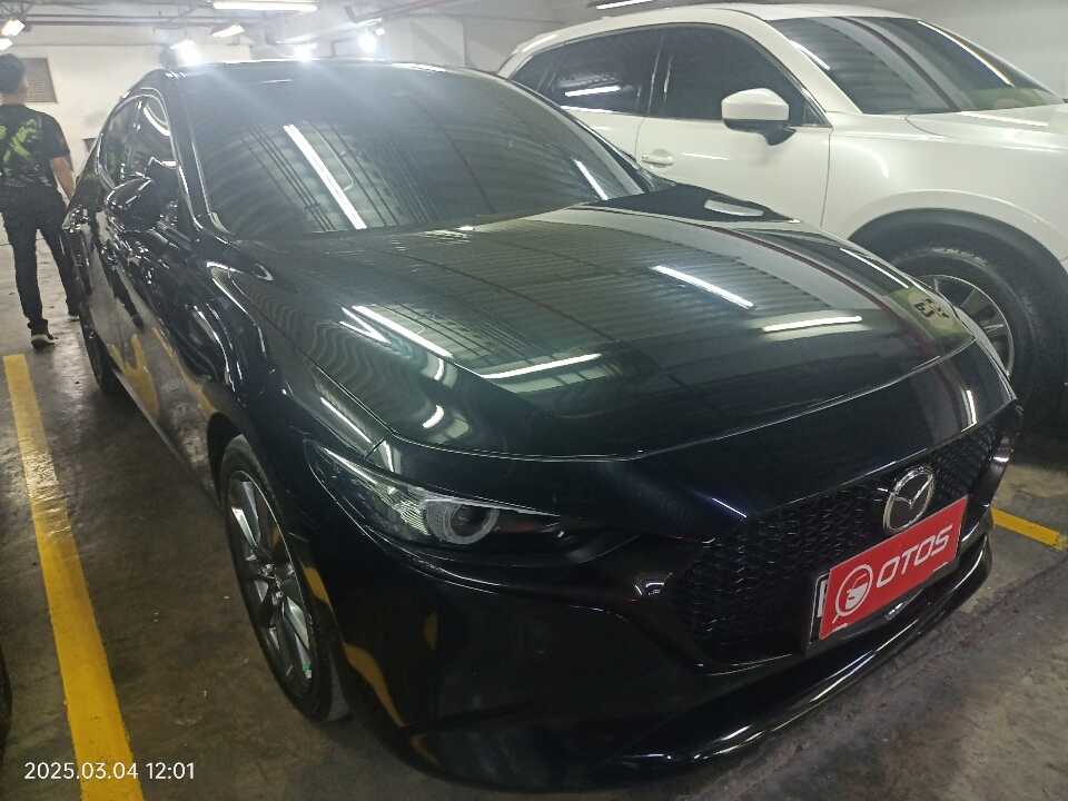 2021 Mazda 3 2.0 - Foto 1 dari 6