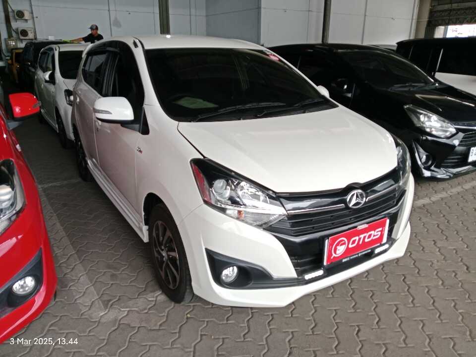 2018 Daihatsu Ayla 1.2 R - Foto 1 dari 9
