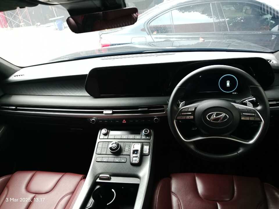 Foto Mobil Bekas Dashboard Hyundai Palisade 2.2 tahun 2023
