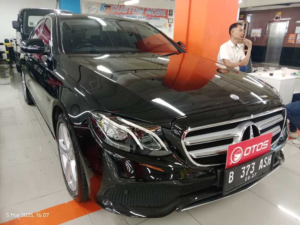 2017 Mercedes-Benz E250 2.0 - Foto 1 dari 6