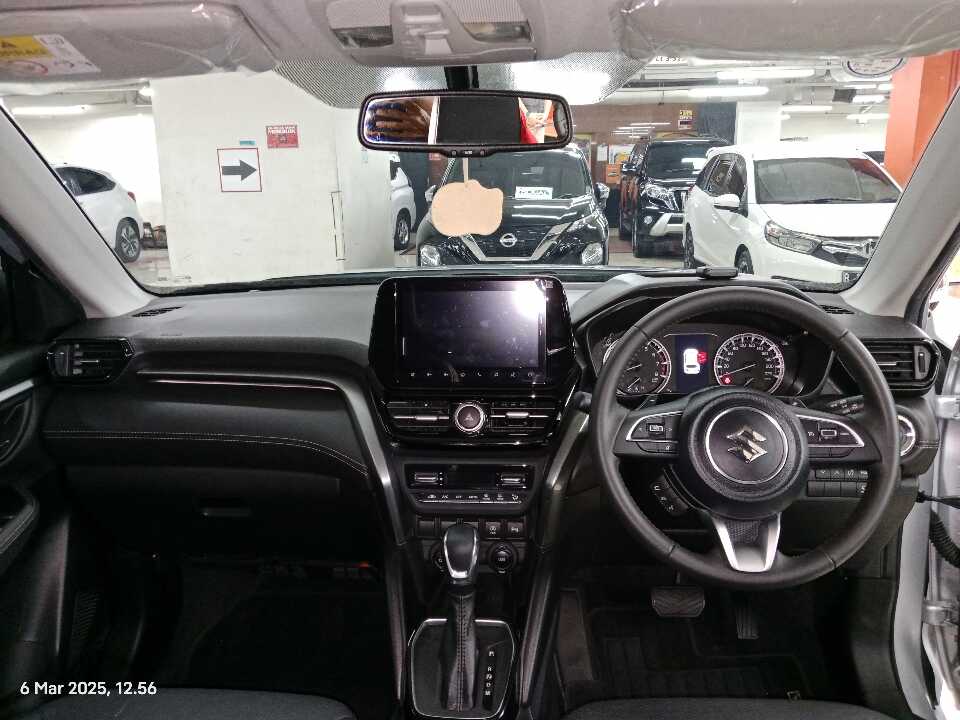 Foto Mobil Bekas Dashboard Suzuki Grand Vitara 1.5 GX Hybrid tahun 2023