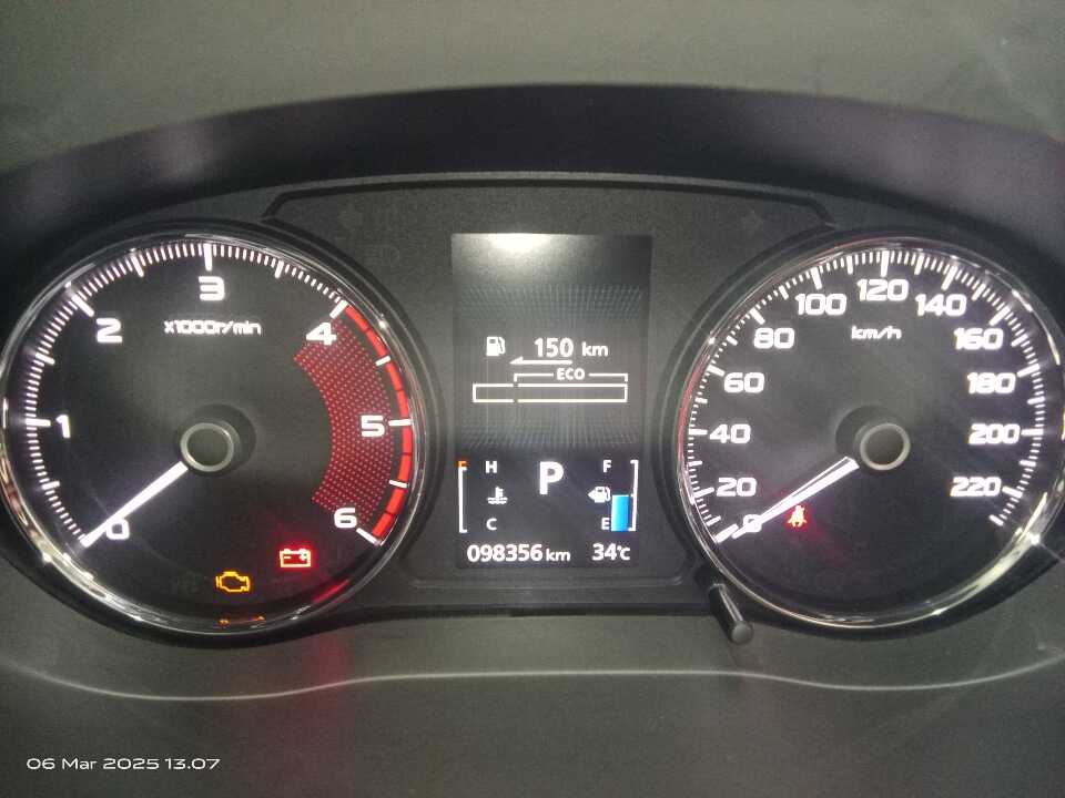 Foto Mobil Bekas Odometer Mitsubishi Pajero Sport 2.4 Dakar 4X2 tahun 2017