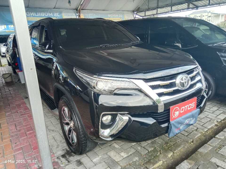 2016 Toyota Fortuner 2.4 4X2 VRZ - Foto 1 dari 6
