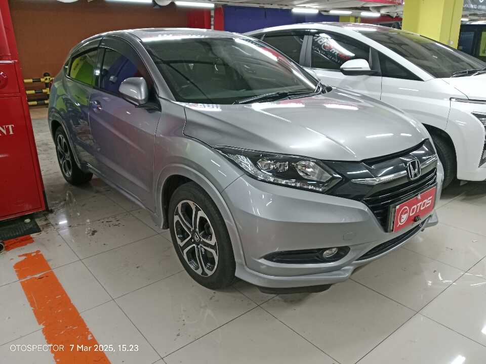 2017 Honda HR-V 1.8 RS - Foto 1 dari 6