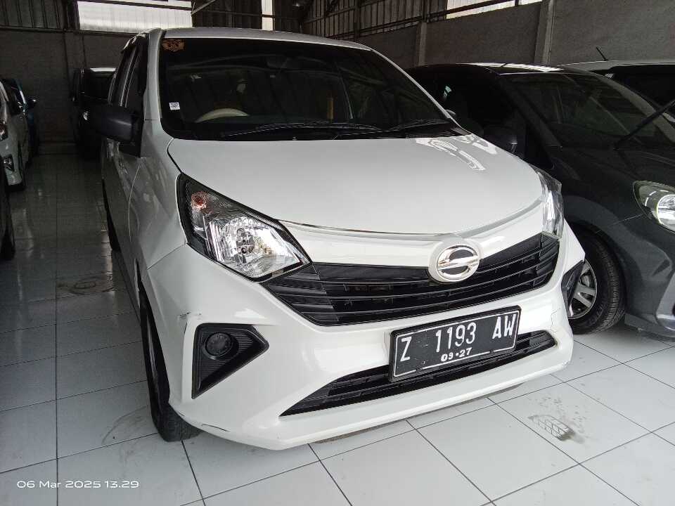 2022 Daihatsu Sigra 1.0 D - Foto 1 dari 6