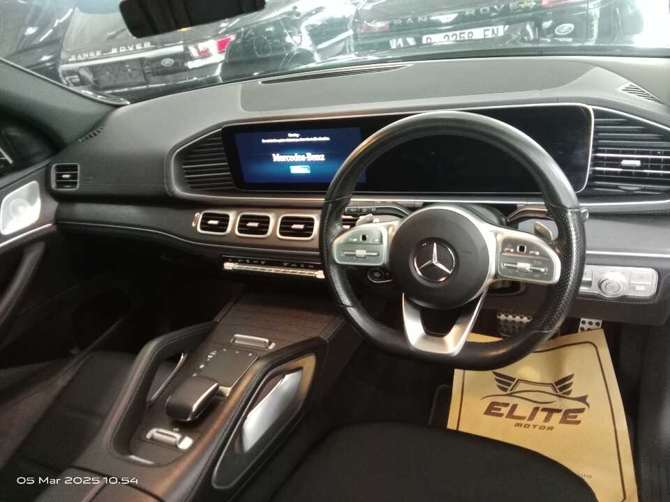 Foto Mobil Bekas Dashboard Mercedes-Benz GLE450 3.0 4MATIC AMG Line tahun 2021