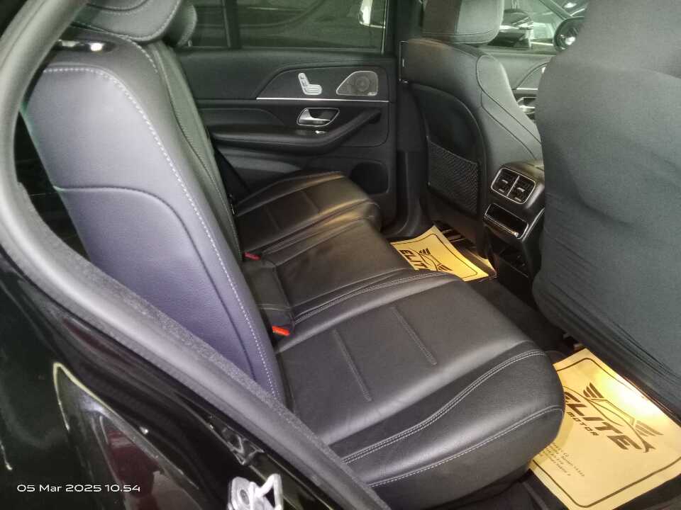 Foto Mobil Bekas Kabin Belakang Mercedes-Benz GLE450 3.0 4MATIC AMG Line tahun 2021