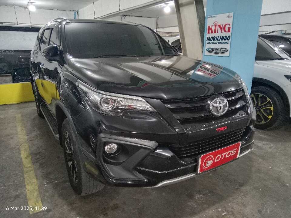 2017 Toyota Fortuner 2.4 4X2 VRZ - Foto 1 dari 6