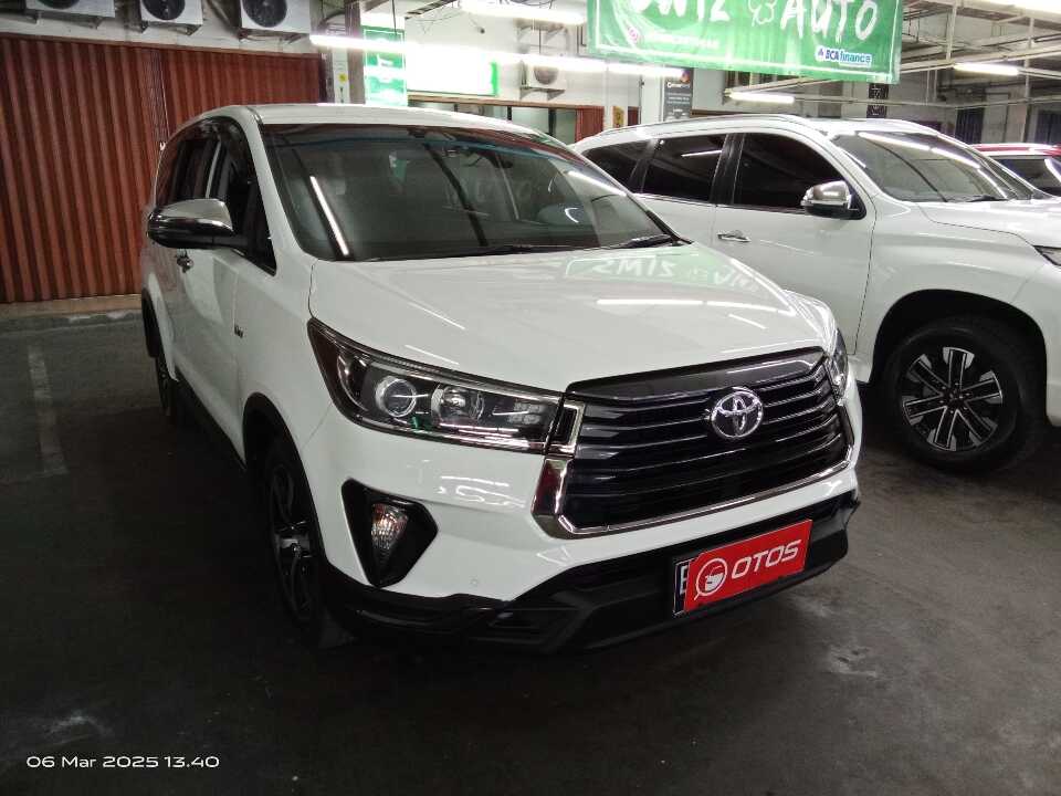 2021 Toyota Kijang Innova 2.0 Venturer