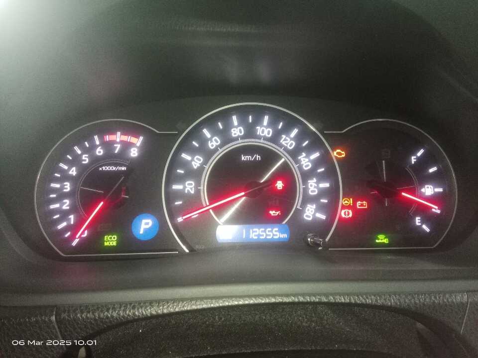 Foto Mobil Bekas Odometer Toyota Voxy 2.0 tahun 2018