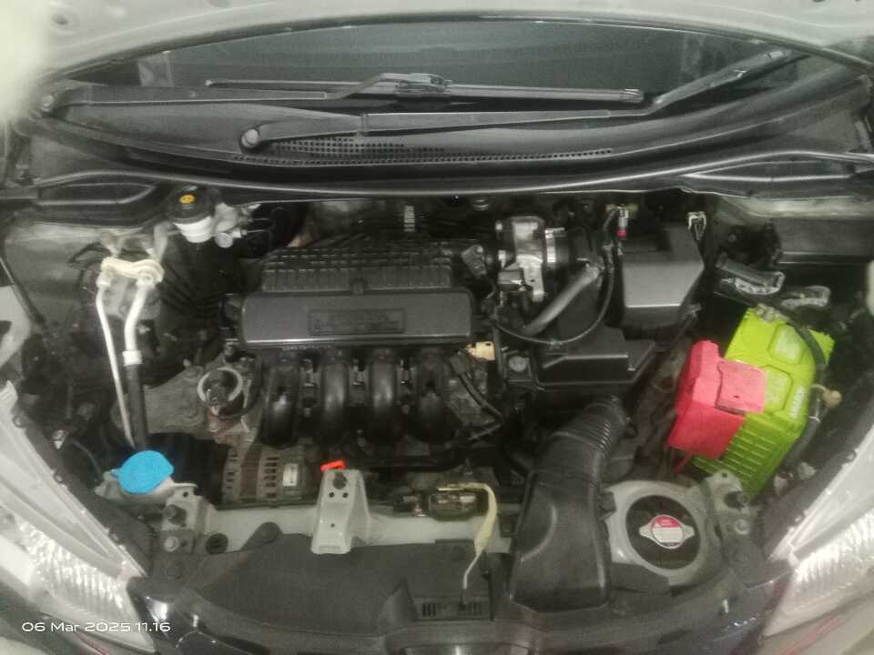 Foto Mobil Bekas Mesin Honda Jazz 1.5 RS tahun 2016